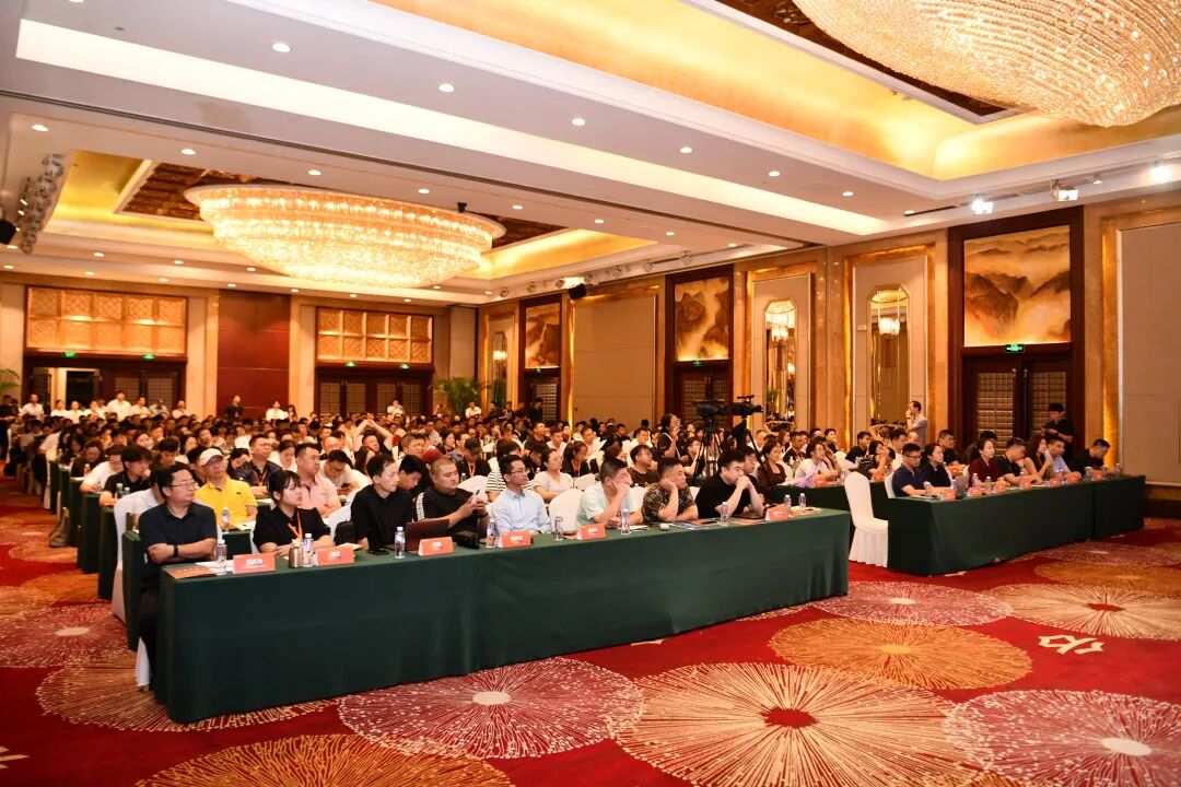 峰会圆满落幕合影